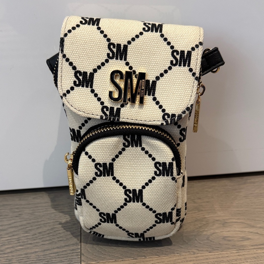 AUTHENTIC Black and Cream Steve Madden Bag! (UNUSED!)